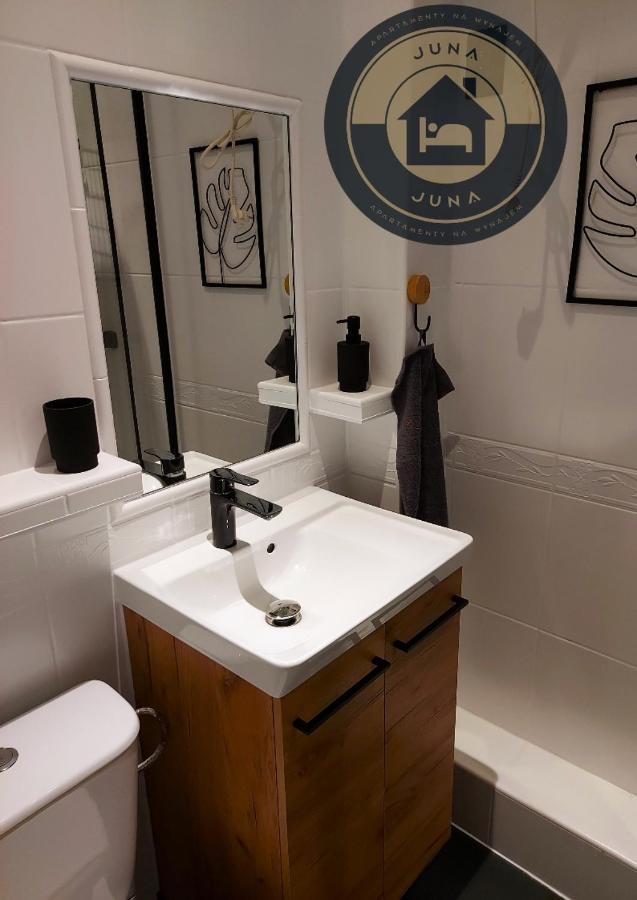 Juna - Nowoczesny Apartament W Centrum Z Widokiem Na Park Прушков Екстериор снимка