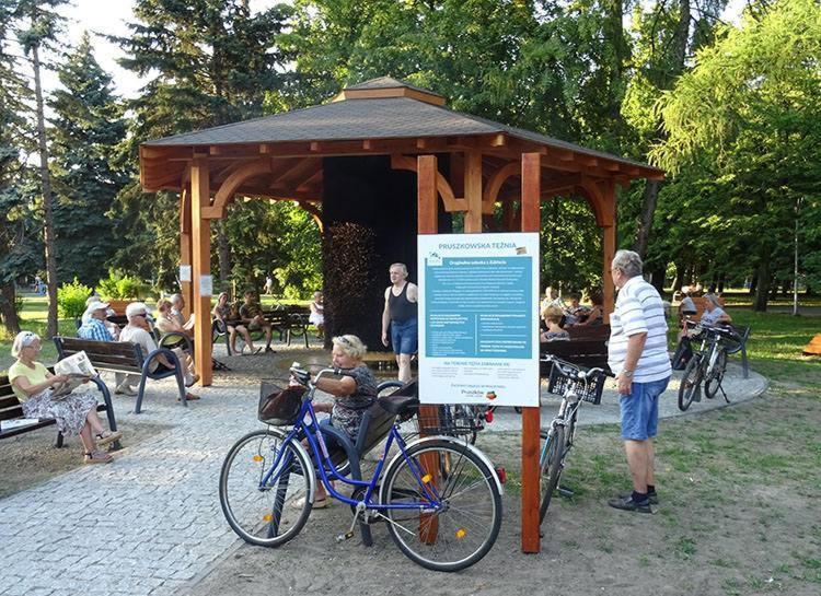Juna - Nowoczesny Apartament W Centrum Z Widokiem Na Park Прушков Екстериор снимка